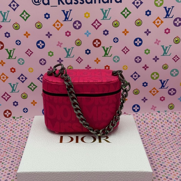 💖🔥 Rare Dior Beauty Mini Bag – Glow Up Edition 🔥💖 - Picture 2 of 10